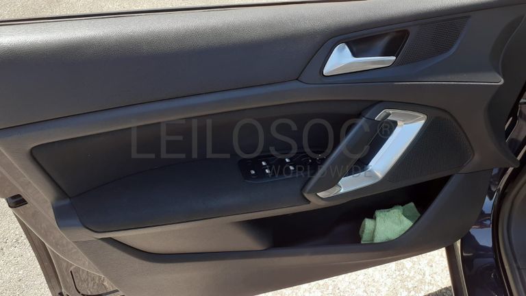 Peugeot 308 · Ano 2015