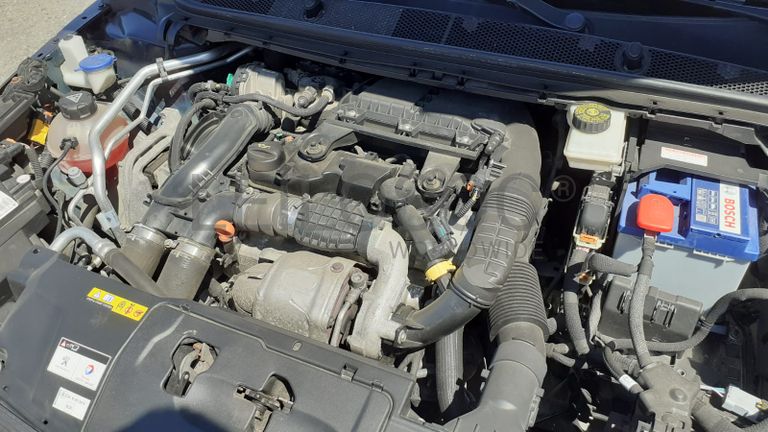 Peugeot 308 · Ano 2015