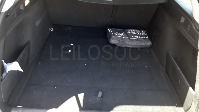 Peugeot 308 · Ano 2015