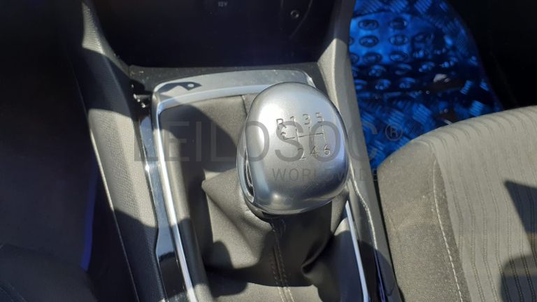 Peugeot 308 · Ano 2015