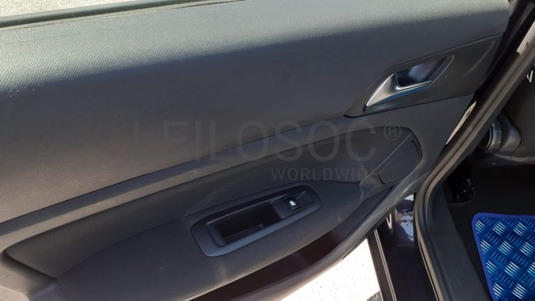 Peugeot 308 · Ano 2015