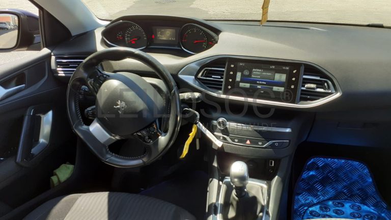 Peugeot 308 · Ano 2015