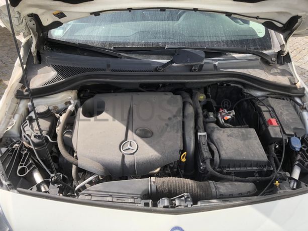 Mercedes-Benz Class B · Ano 2013