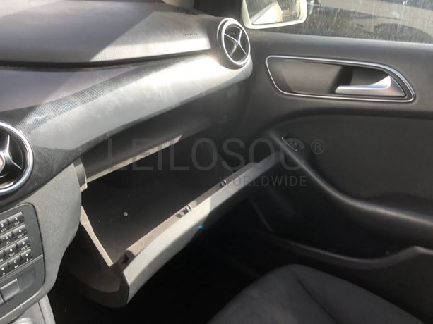 Mercedes-Benz Class B · Ano 2013