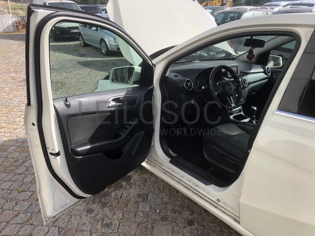 Mercedes-Benz Class B · Ano 2013