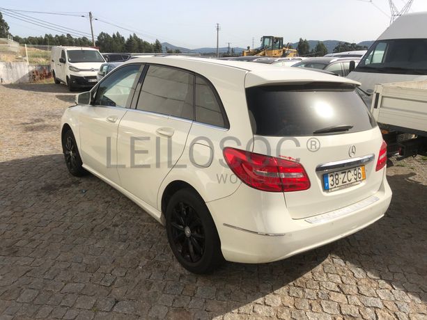 Mercedes-Benz Class B · Ano 2013