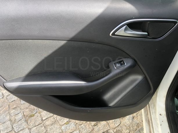 Mercedes-Benz Class B · Ano 2013