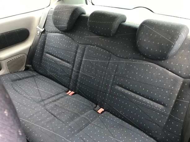 Renault Clio 1.2 · Ano 2001