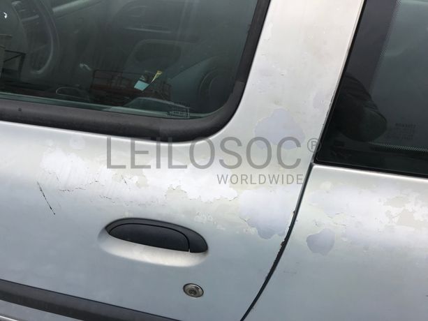 Renault Clio 1.2 · Ano 2001