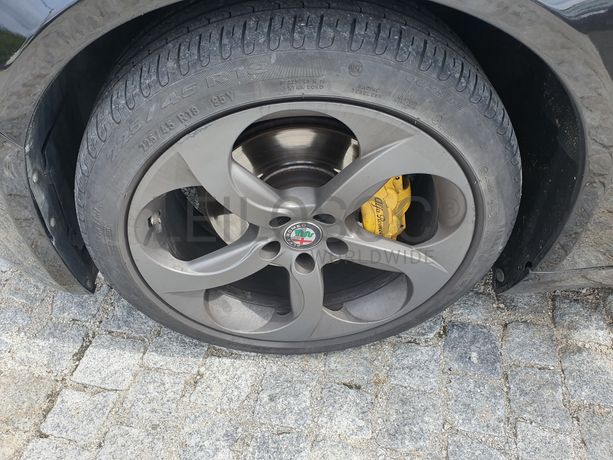 Alfa-Romeo Giulia · Ano 2017