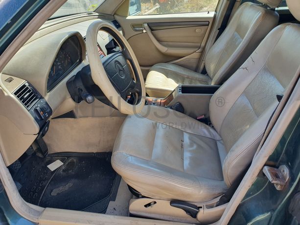 Mercedes-Benz C220 CDI · Ano 1999