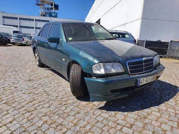 Mercedes-Benz C220 CDI · Ano 1999