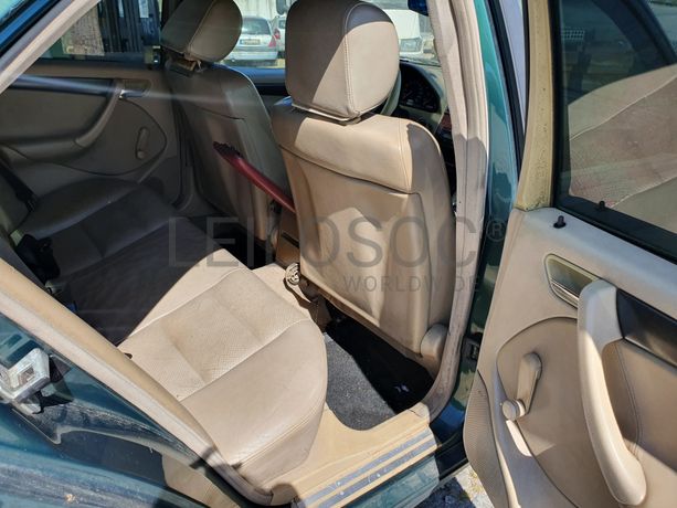 Mercedes-Benz C220 CDI · Ano 1999