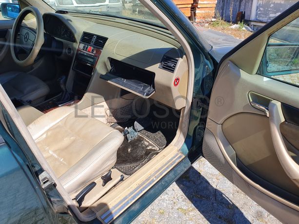 Mercedes-Benz C220 CDI · Ano 1999