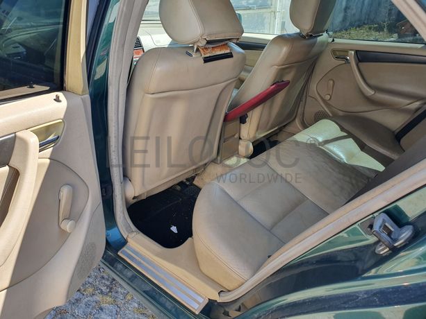 Mercedes-Benz C220 CDI · Ano 1999