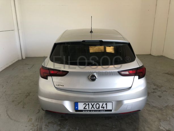 Opel Astra · Ano 2021