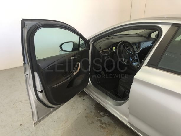 Opel Astra · Ano 2021