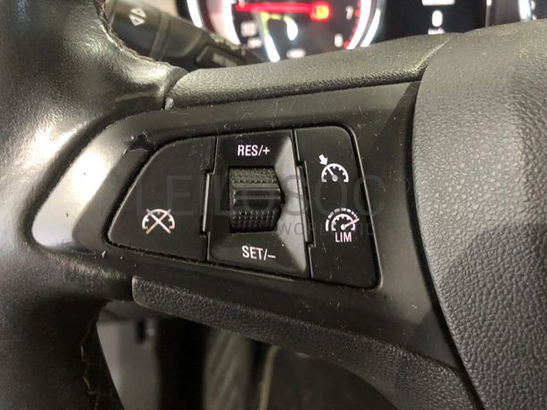 Opel Astra · Ano 2021