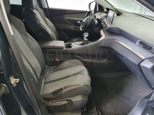 Peugeot 3008 · Ano 2017