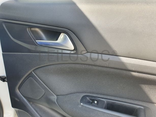 Peugeot 308 · Ano 2015