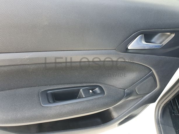 Peugeot 308 · Ano 2015