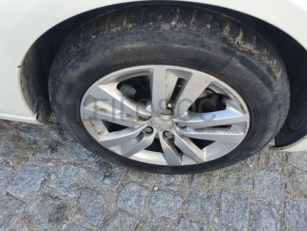 Peugeot 308 · Ano 2015