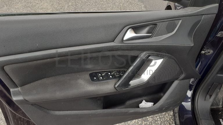 Peugeot 308 · Ano 2014