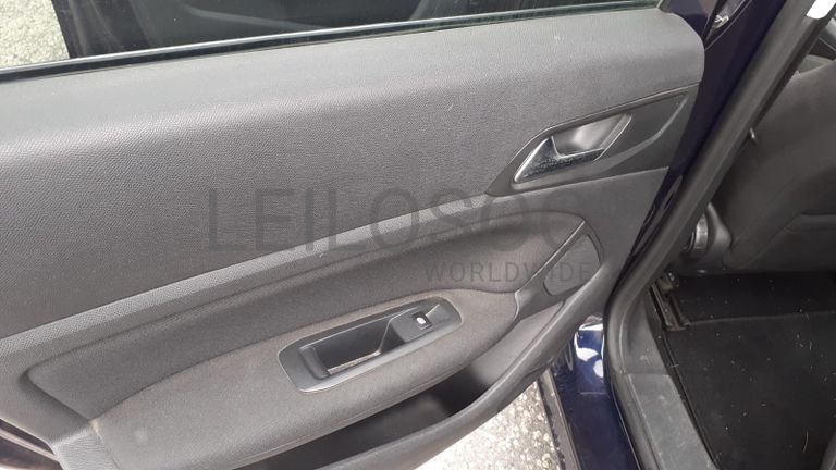 Peugeot 308 · Ano 2014