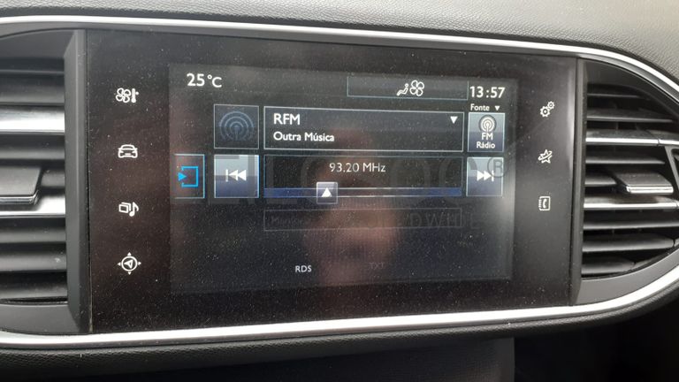 Peugeot 308 · Ano 2014