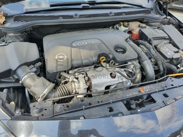 Opel Astra · Ano 2015