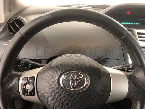 Toyota Yaris · Ano 2008