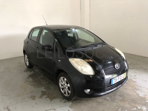 Toyota Yaris · Ano 2008