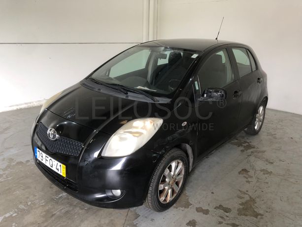 Toyota Yaris · Ano 2008