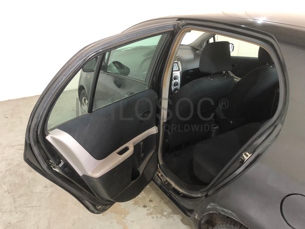 Toyota Yaris · Ano 2008