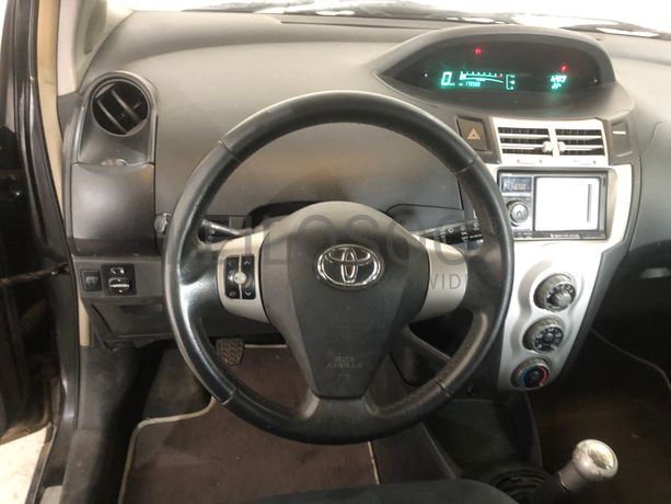Toyota Yaris · Ano 2008