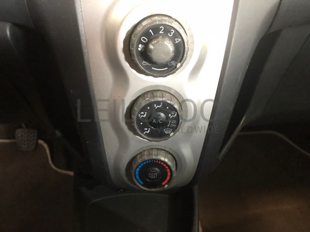 Toyota Yaris · Ano 2008