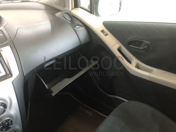 Toyota Yaris · Ano 2008