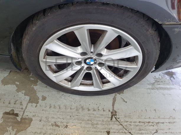 BMW 320 D · Ano 2011