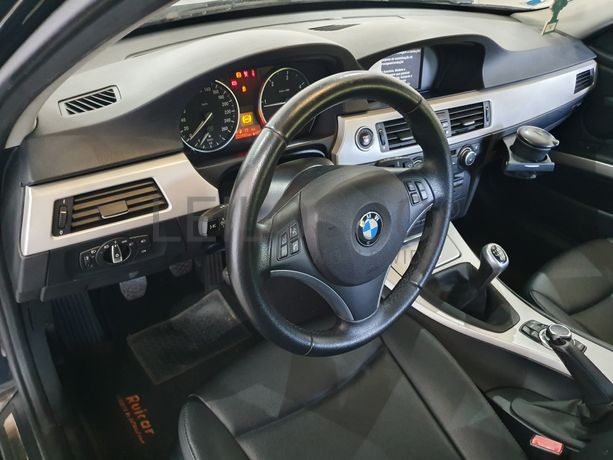 BMW 320 D · Ano 2011