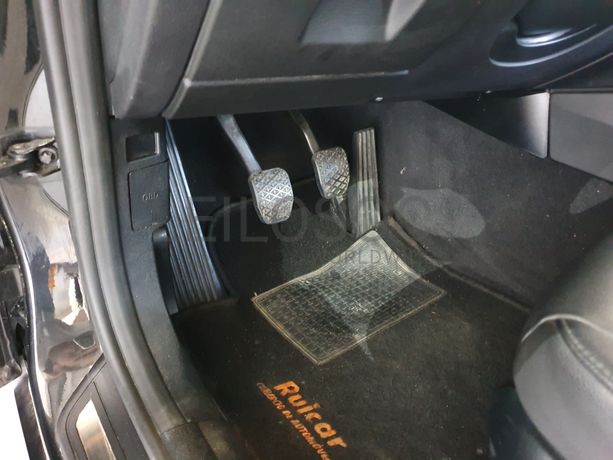 BMW 320 D · Ano 2011