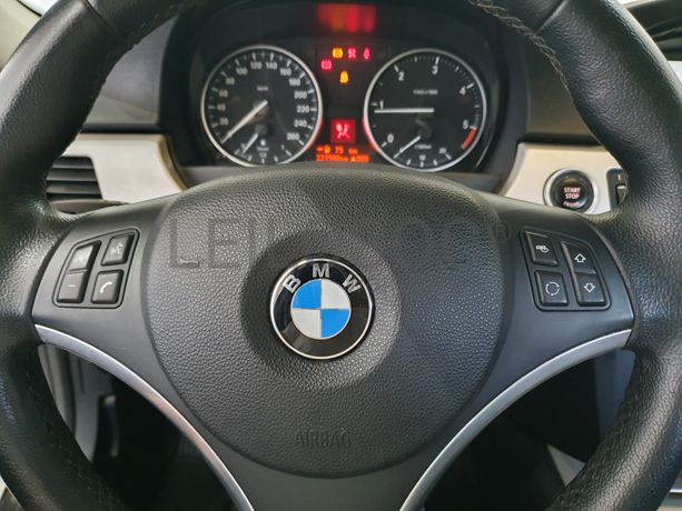 BMW 320 D · Ano 2011