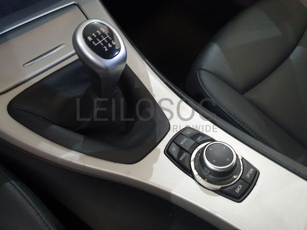 BMW 320 D · Ano 2011