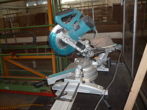 Serra de corte + Mesa de corte