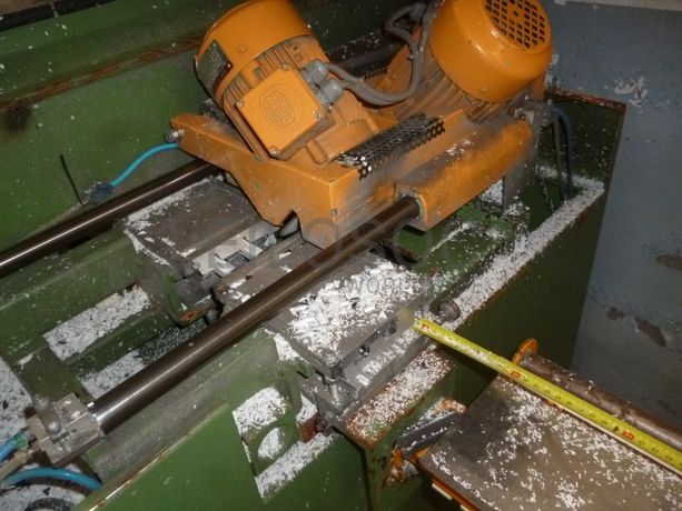 Máquina de corte + Serra de corte