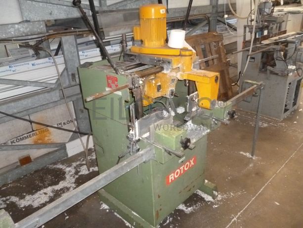 Máquinas de furar + Tupia