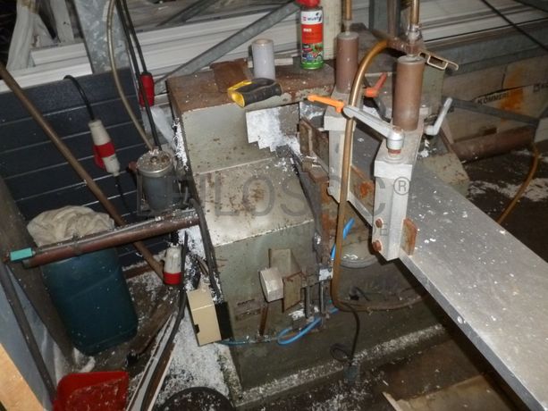 Máquinas de furar + Tupia