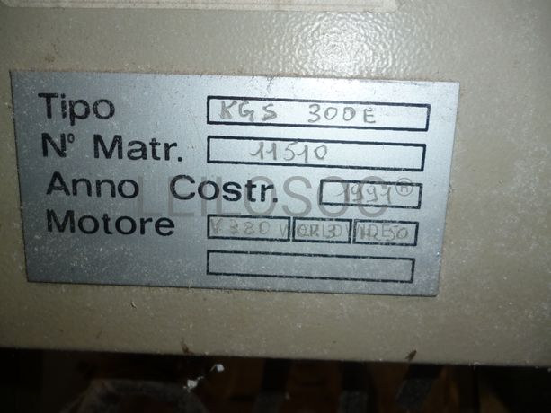 Centro de furação e corte + Máquina de corte vertical