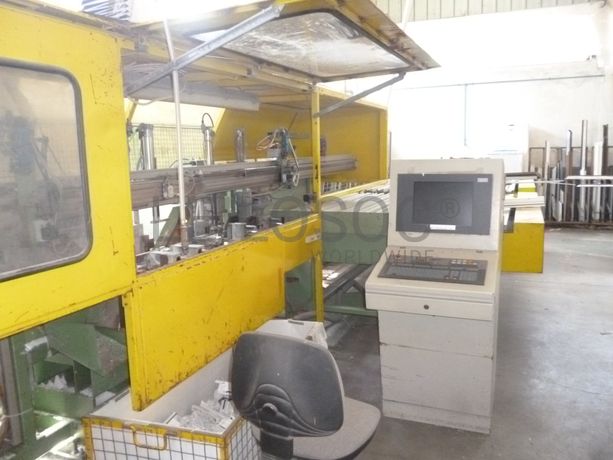 Centro de furação e corte + Máquina de corte vertical