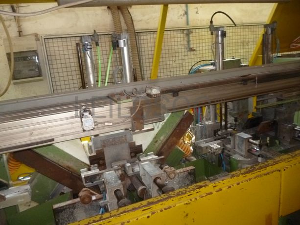 Centro de furação e corte + Máquina de corte vertical