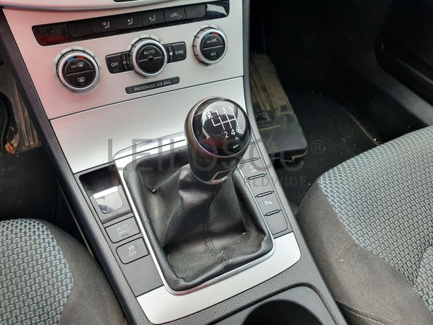 Volkswagen Passat · Ano 2014